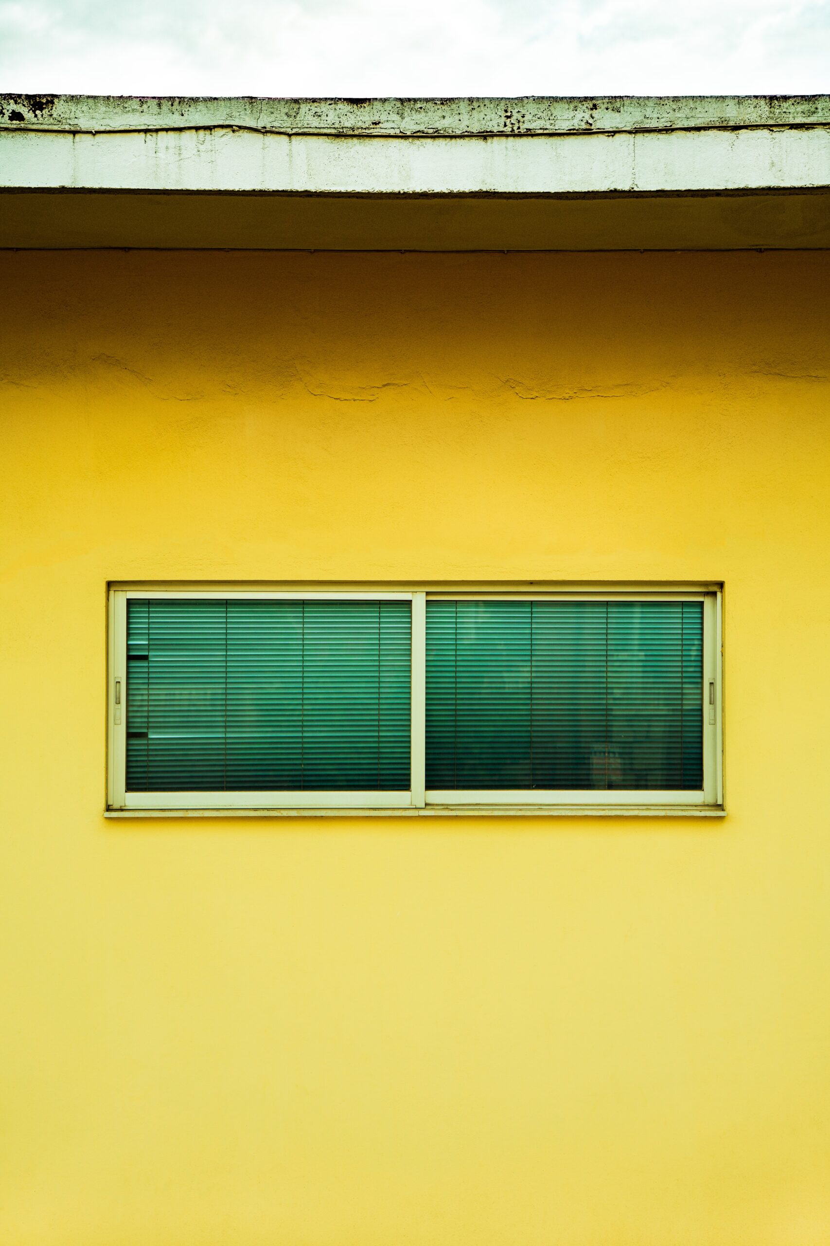 Silicon Designer Examines Smart Home Software Developer Preferences | Case Study 3 | Small Window Yellow Wall